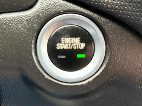 Used 2018 Chevrolet Equinox Premier AWD/4WD image 19