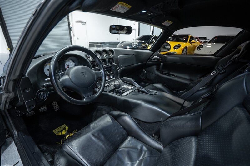 Used 2000 Dodge Viper GTS RWD image 18