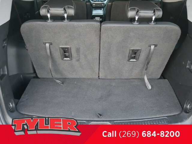 Used 2021 GMC Acadia SLT w/ Preferred Package FWD image 15