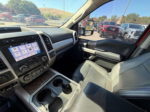 Used 2019 Ford F350 Lariat w/ Lariat Value Package AWD/4WD image 12