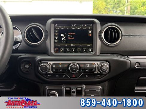 Used 2023 Jeep Wrangler Unlimited Rubicon 4xe w/ Dual Top Group AWD/4WD image 4
