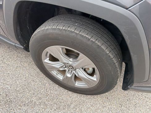 Used 2024 Toyota RAV4 LE AWD/4WD image 4