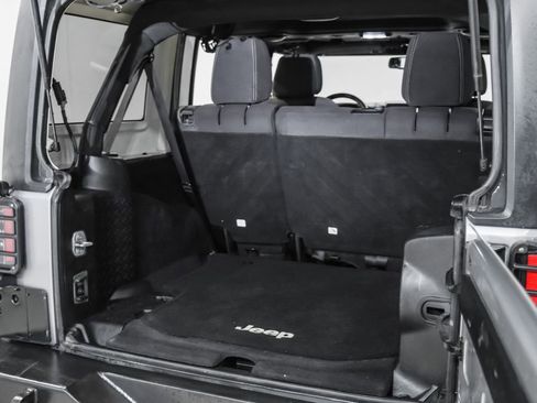 Used 2013 Jeep Wrangler Unlimited Sahara AWD/4WD image 51