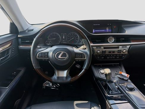 Used 2017 Lexus ES 350 w/ Premium Package FWD image 22