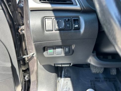 Used 2013 Nissan Sentra SR w/ Driver Pkg image 26