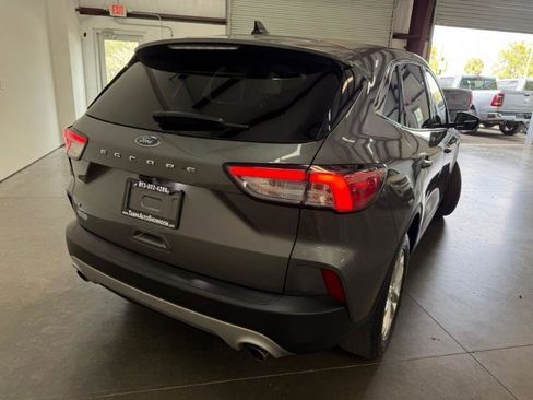Used 2022 Ford Escape SE image 24