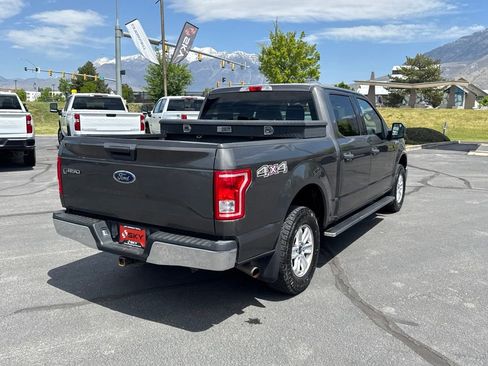 Used 2017 Ford F150 XLT AWD/4WD image 7