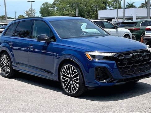 New 2026 Audi SQ7 Prestige AWD/4WD image 2