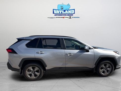Used 2024 Toyota RAV4 XLE w/ Convenience Package image 4