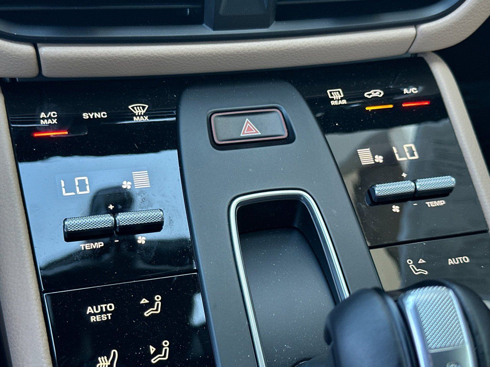 Certified 2026 Porsche Macan AWD/4WD image 20
