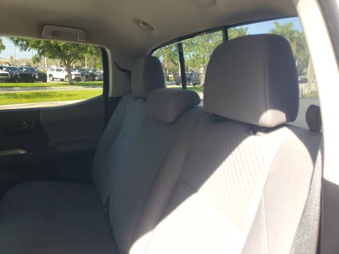 Used 2023 Toyota Tacoma SR5 AWD/4WD image 12