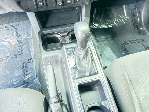 Used 2018 Toyota Tacoma TRD Off-Road RWD image 18