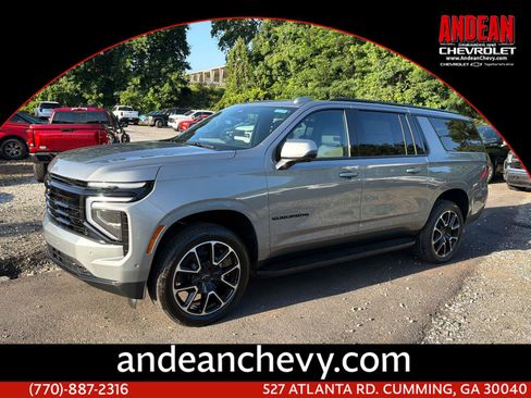 New 2026 Chevrolet Suburban RST w/ Comfort Package AWD/4WD image 1