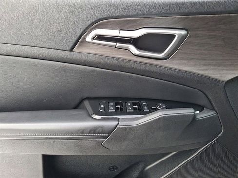 Certified 2023 Kia Sportage X-Line w/ X-Line Premium Package image 9