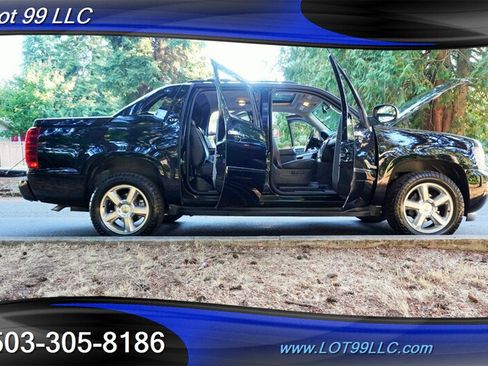 Used 2012 Chevrolet Avalanche LTZ AWD/4WD image 33