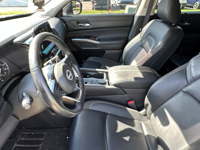Used 2024 Nissan Pathfinder SL w/ SL Premium Package AWD/4WD image 6