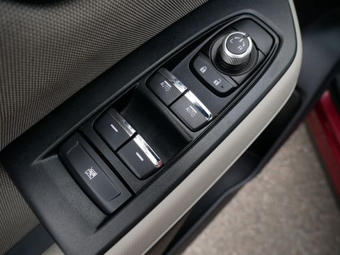 Certified 2025 Subaru Forester Premium AWD/4WD image 19