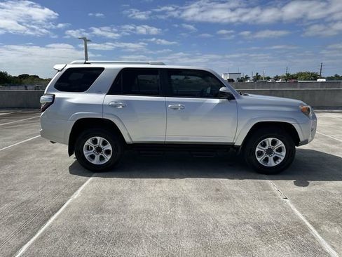 Used 2018 Toyota 4Runner SR5 image 18