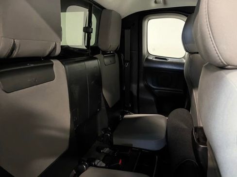 Used 2016 Toyota Tacoma SR5 image 12