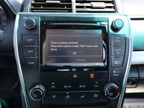 Used 2015 Toyota Camry SE w/ Moonroof Package FWD image 24