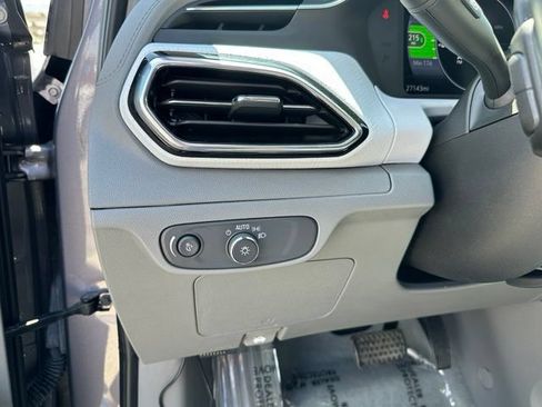 Used 2023 Chevrolet Bolt EUV Premier w/ Sun & Sound Package FWD image 20
