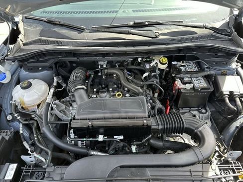 Used 2025 Ford Escape ST-Line image 19