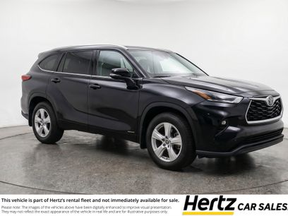 Used 2025 Toyota Highlander LE