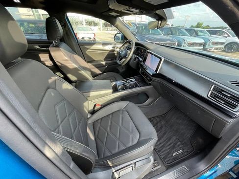 Used 2024 Volkswagen Atlas Cross Sport SE AWD/4WD image 26