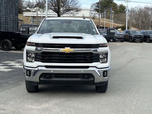 Used 2025 Chevrolet Silverado 2500 LT w/ Safety Package image 8