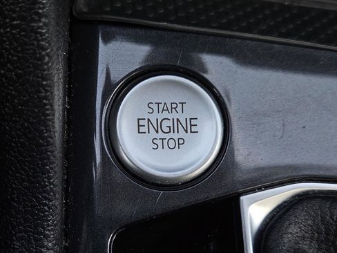 Used 2024 Volkswagen Tiguan SE image 20