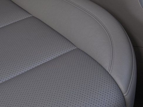 New 2026 GMC Sierra 2500 SLT w/ SLT Premium Package image 21