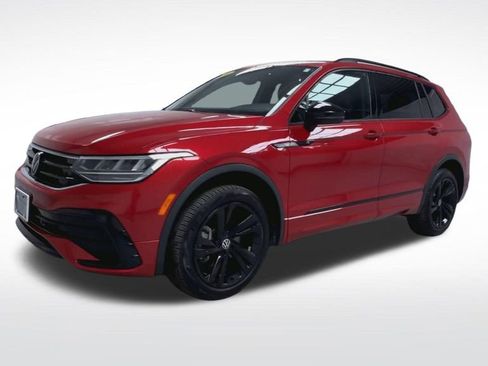 Used 2024 Volkswagen Tiguan SE R-Line image 4