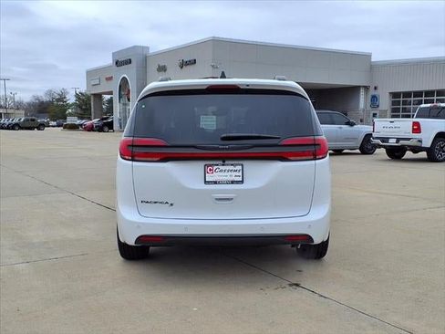 New 2026 Chrysler Pacifica Select w/ S Appearance Package FWD image 60