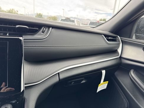 New 2025 Jeep Grand Cherokee L Altitude image 22