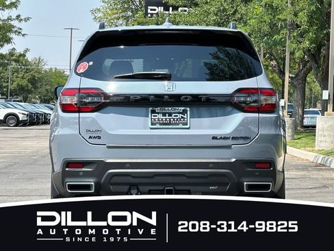 Used 2025 Honda Pilot Black Edition image 8