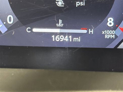 Used 2024 Toyota Tacoma TRD Off-Road image 28