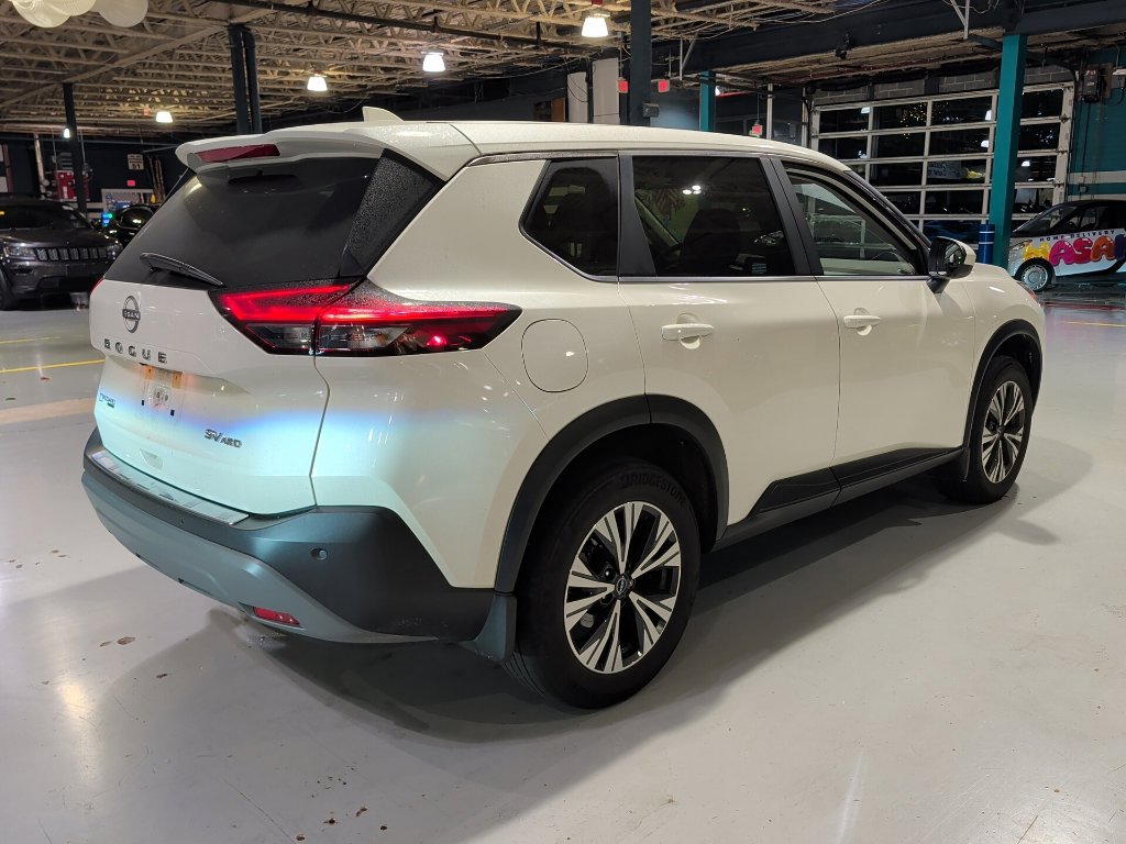 Used 2023 Nissan Rogue SV AWD/4WD image 11