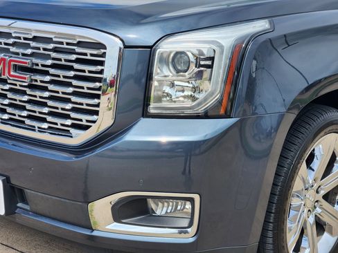 Used 2020 GMC Yukon Denali w/ Denali Ultimate Package AWD/4WD image 9