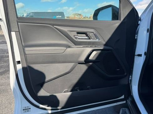 New 2025 Chevrolet Silverado EV LT AWD/4WD image 9
