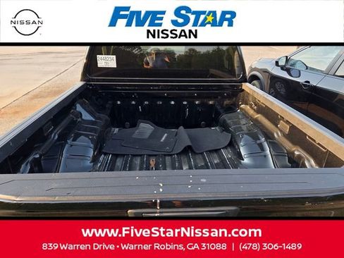 Used 2024 Nissan Frontier SV RWD image 8