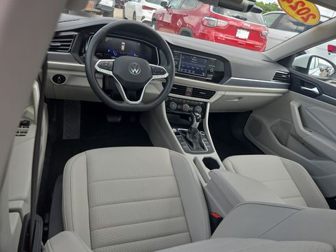 Certified 2024 Volkswagen Jetta SE FWD image 8