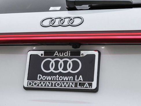 Used 2025 Audi Q5 Premium w/ Convenience Package AWD/4WD image 11