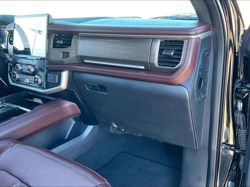 Used 2024 Ford Expedition Limited image 20