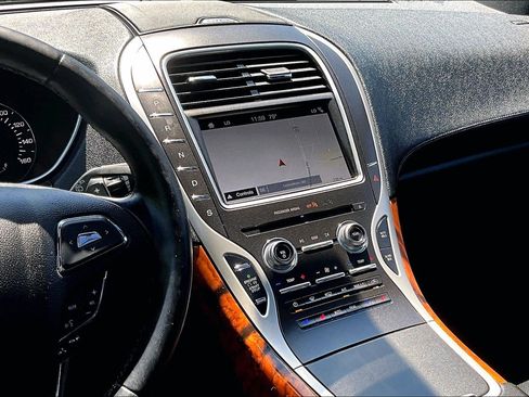 Used 2016 Lincoln MKX Reserve w/ Climate Package AWD/4WD image 6