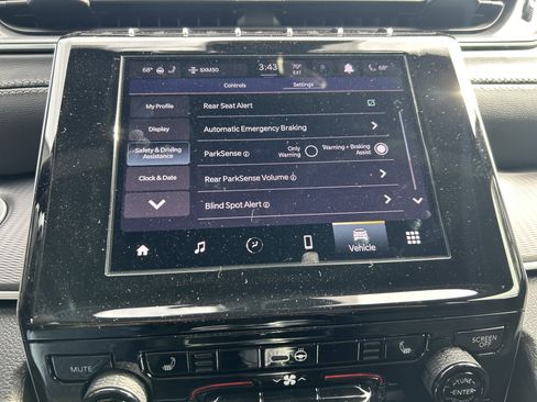 New 2025 Jeep Grand Cherokee Altitude image 31