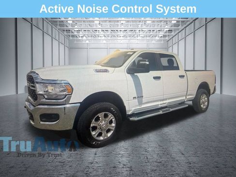 Used 2024 RAM 2500 Big Horn AWD/4WD image 3