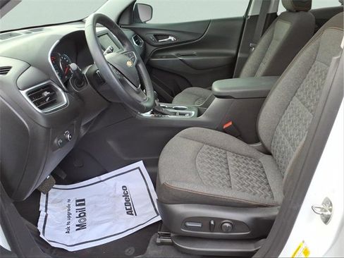 Used 2023 Chevrolet Equinox LT image 18