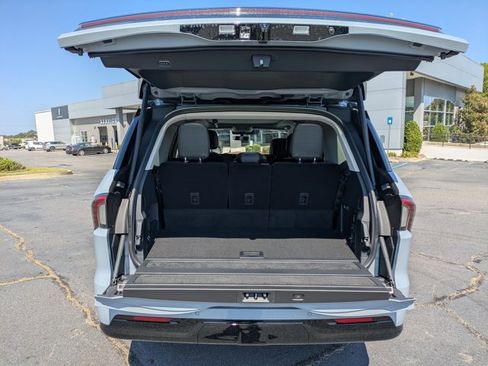 New 2025 Lincoln Navigator Reserve image 13