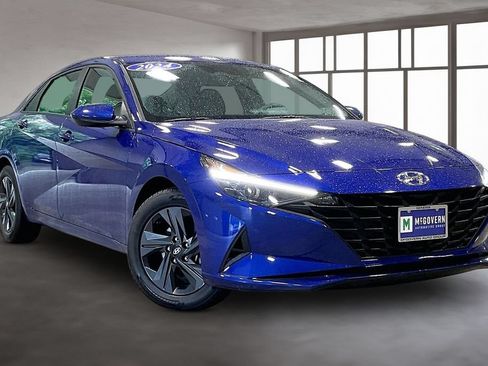 Used 2023 Hyundai Elantra SEL FWD image 3