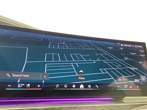 Used 2023 BMW 740i w/ Parking Assistance Package image 44